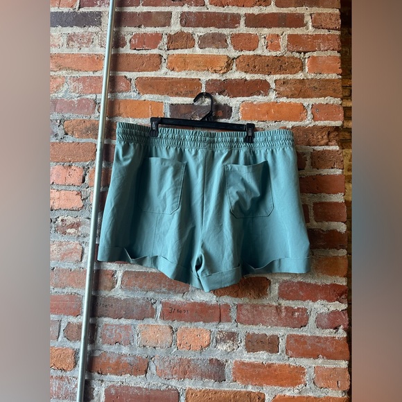 Avia Women's Woven Shorts with Porkchop Pockets, 3" Inseam, Sizes XXXL - Picture 3 of 10